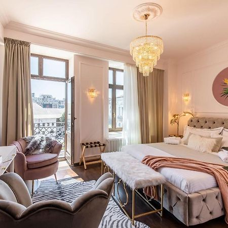 Holt Old Town Luxury Suites With Balcony Бухарест Экстерьер фото