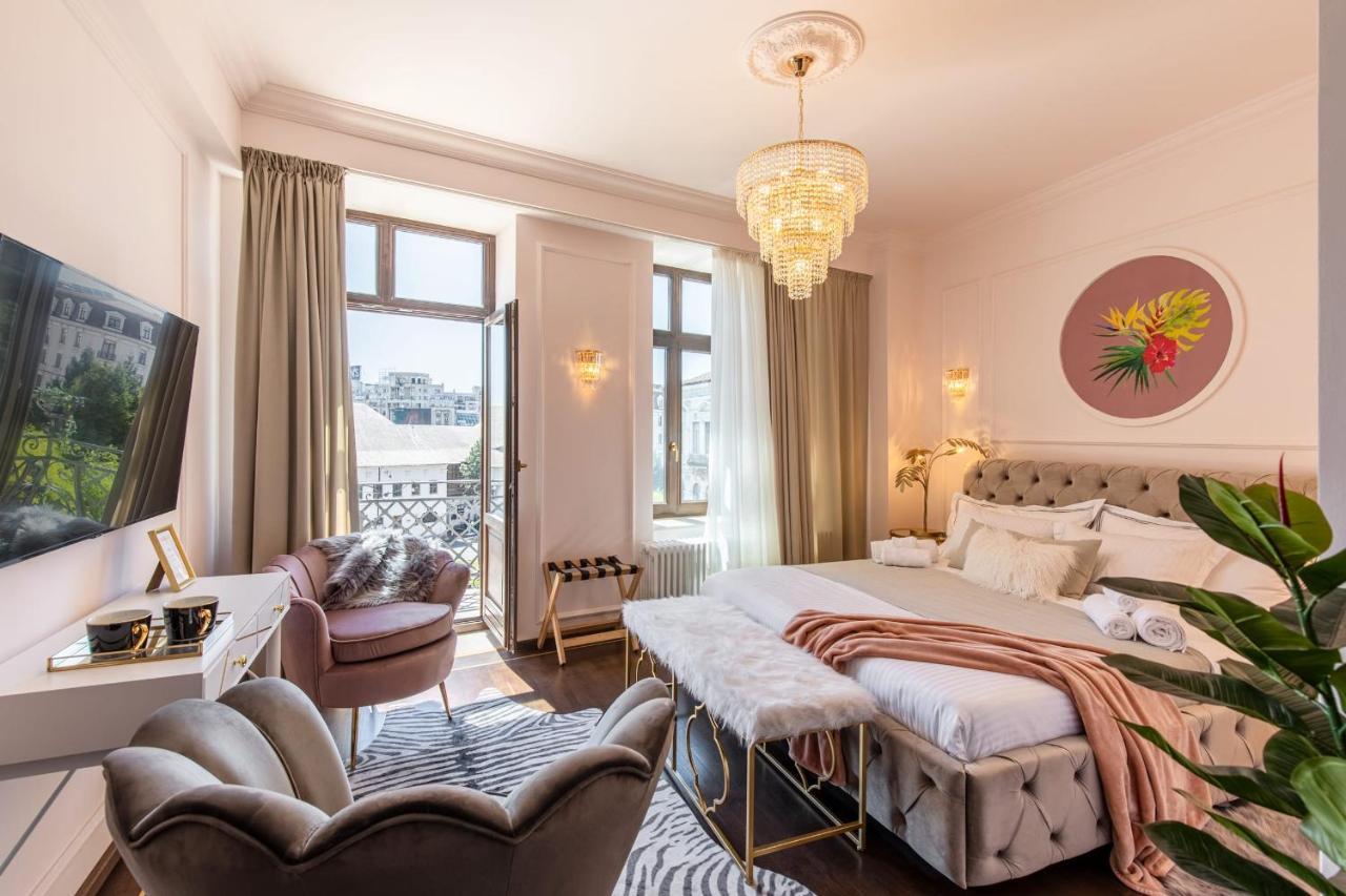 Holt Old Town Luxury Suites With Balcony Бухарест Экстерьер фото