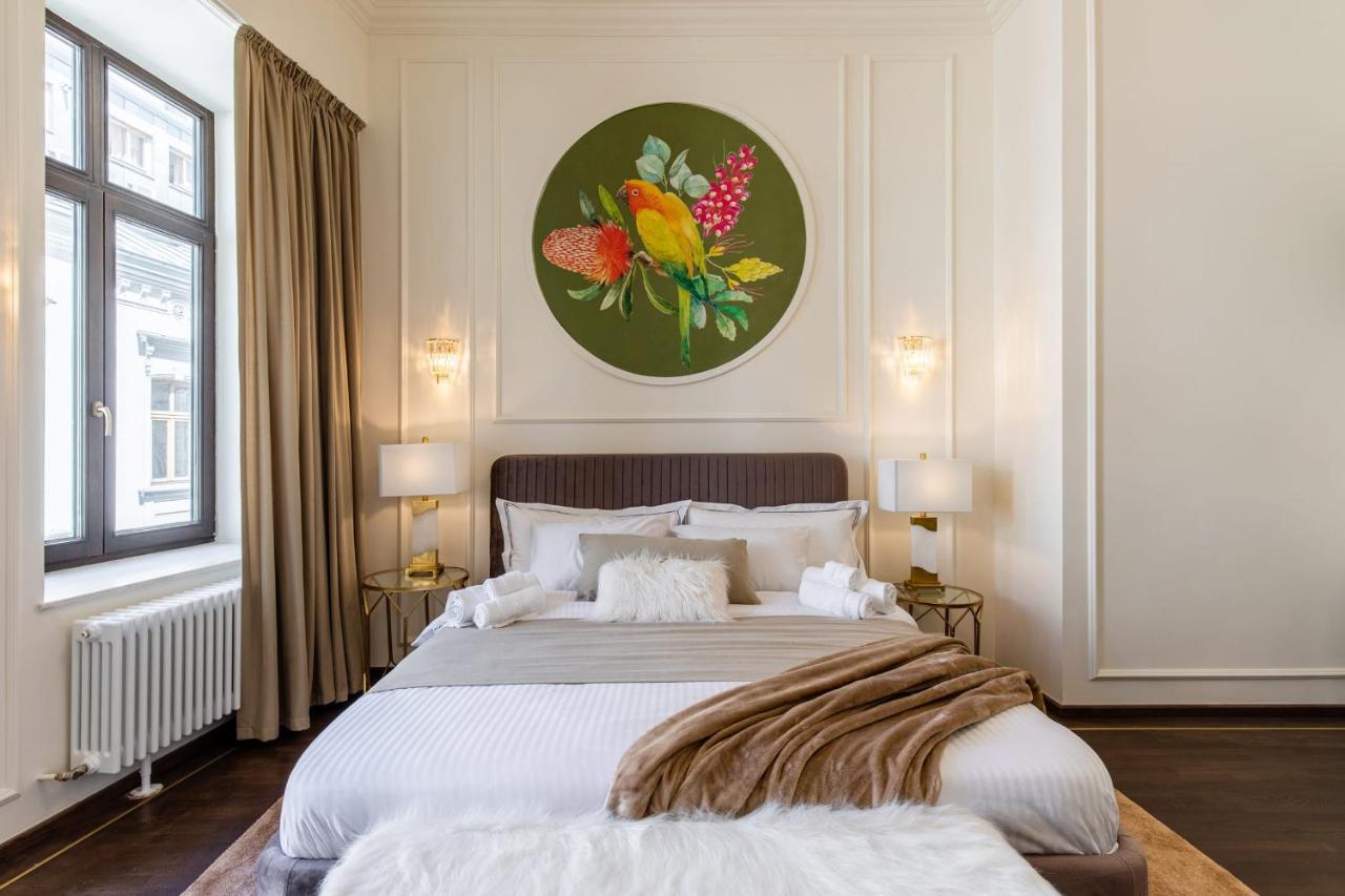Holt Old Town Luxury Suites With Balcony Бухарест Экстерьер фото