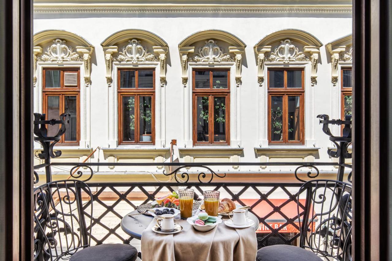 Holt Old Town Luxury Suites With Balcony Бухарест Экстерьер фото