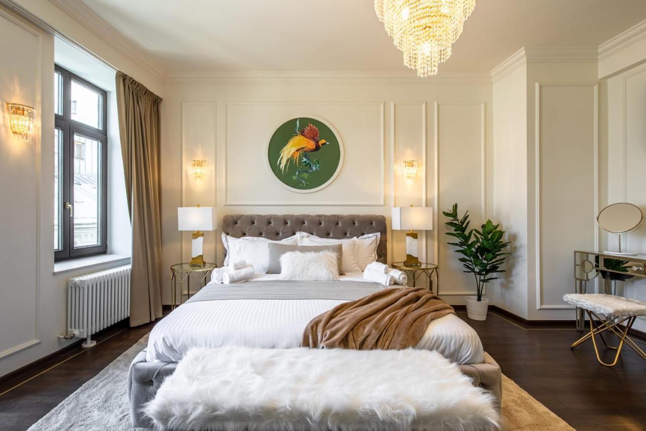 Holt Old Town Luxury Suites With Balcony Бухарест Экстерьер фото