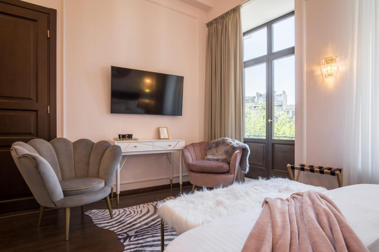 Holt Old Town Luxury Suites With Balcony Бухарест Экстерьер фото