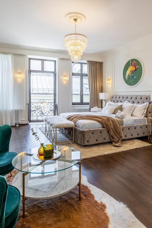 Holt Old Town Luxury Suites With Balcony Бухарест Экстерьер фото