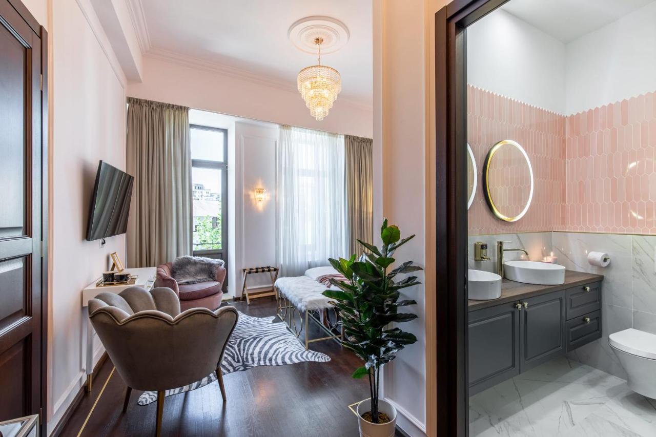 Holt Old Town Luxury Suites With Balcony Бухарест Экстерьер фото