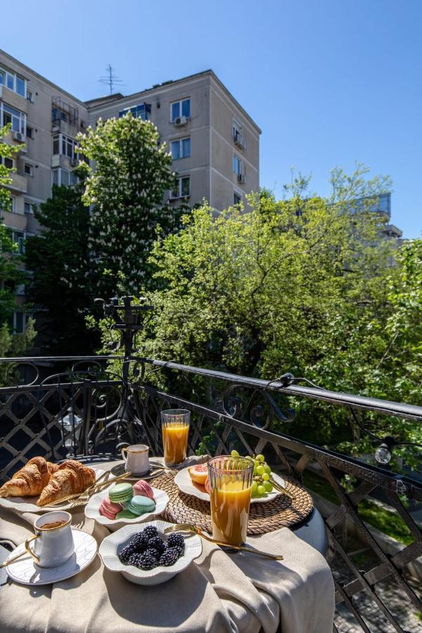 Holt Old Town Luxury Suites With Balcony Бухарест Экстерьер фото