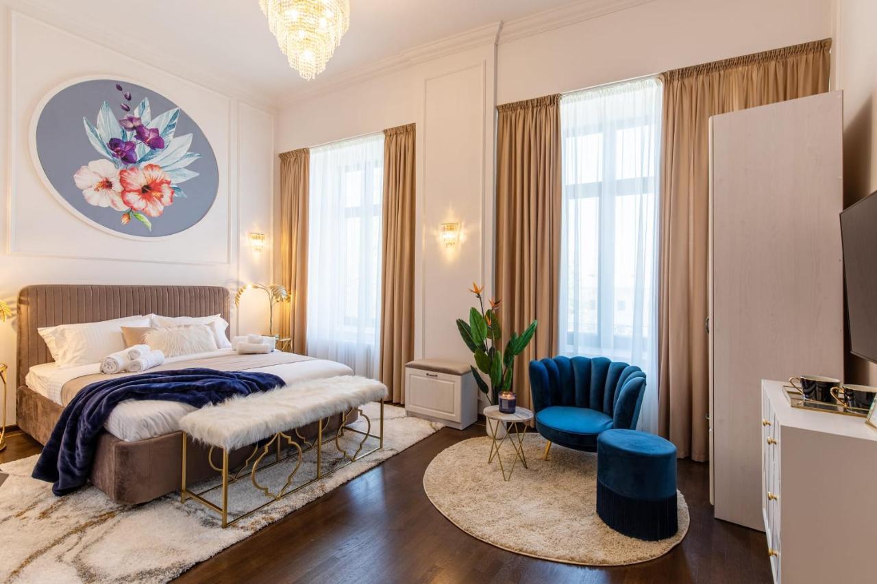 Holt Old Town Luxury Suites With Balcony Бухарест Экстерьер фото