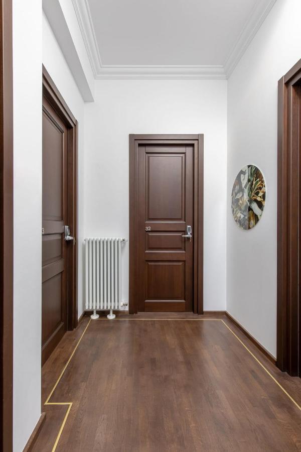 Holt Old Town Luxury Suites With Balcony Бухарест Экстерьер фото