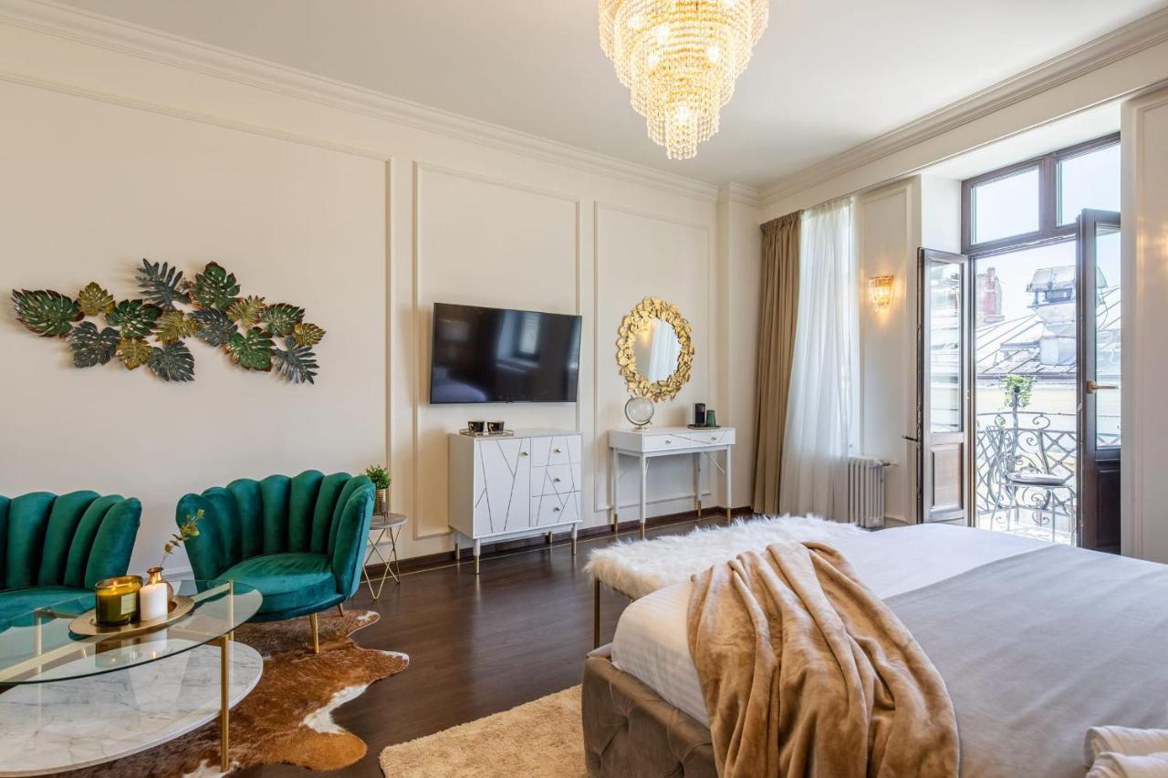 Holt Old Town Luxury Suites With Balcony Бухарест Экстерьер фото