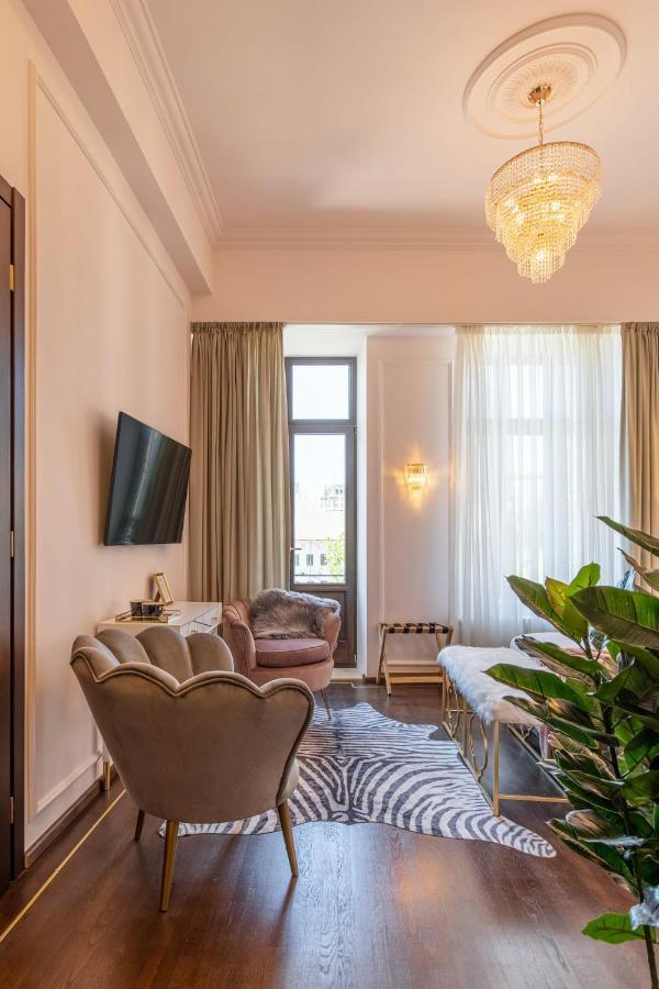 Holt Old Town Luxury Suites With Balcony Бухарест Экстерьер фото