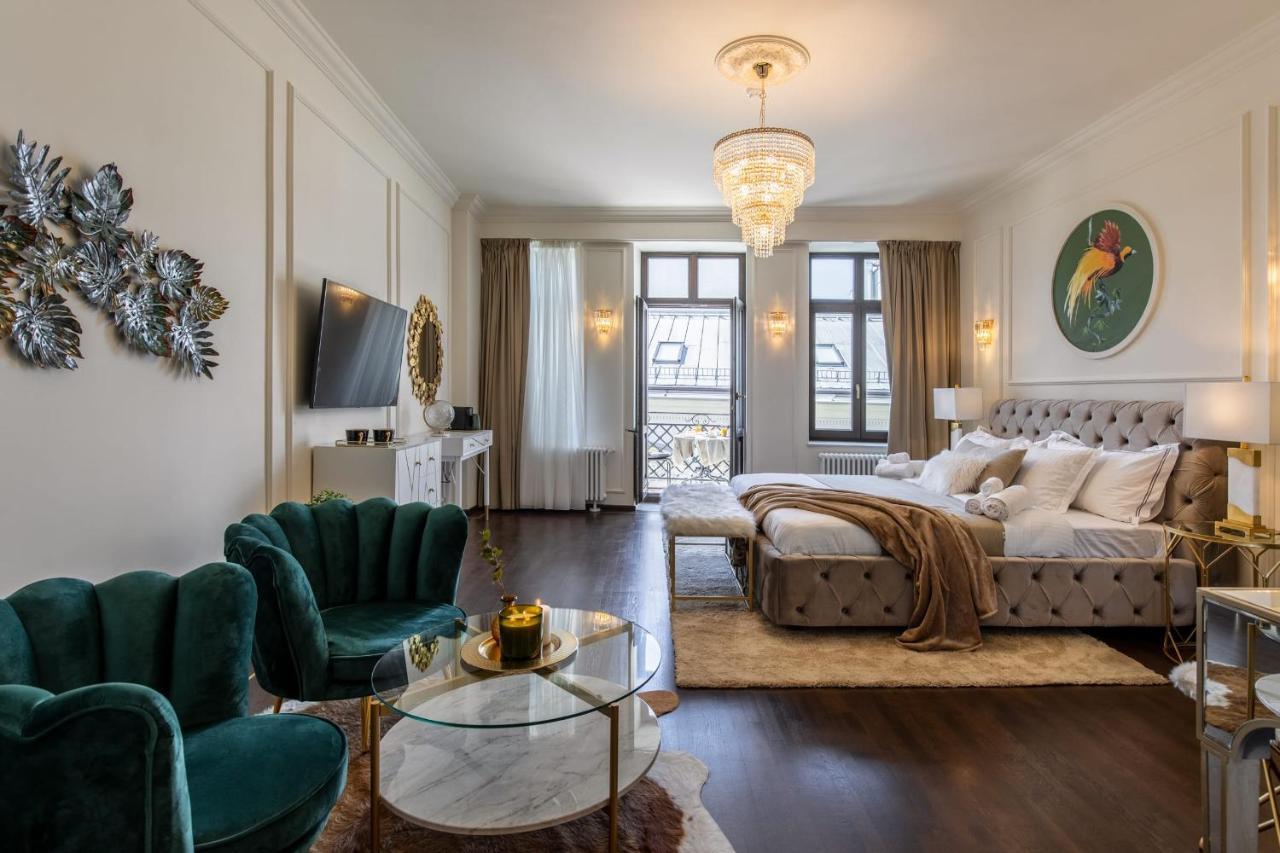 Holt Old Town Luxury Suites With Balcony Бухарест Экстерьер фото