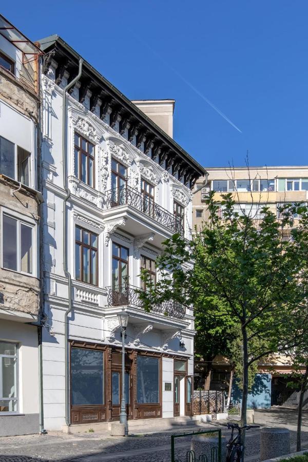 Holt Old Town Luxury Suites With Balcony Бухарест Экстерьер фото